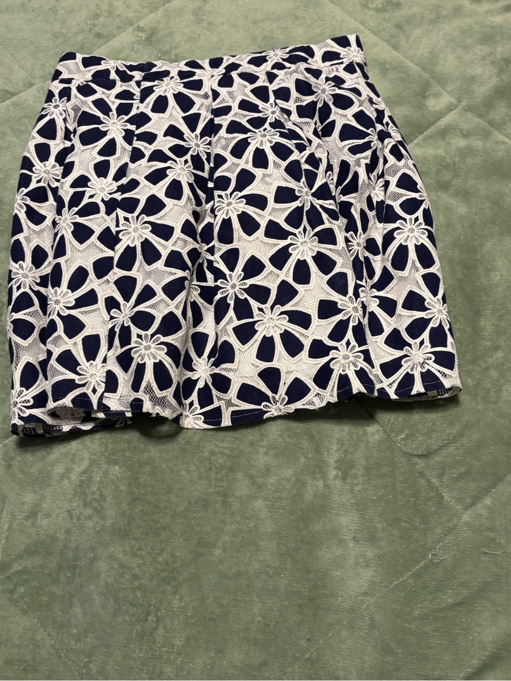 L’atiste by Amy Size M Navy and White Floral Lace A-Line Skirt #8